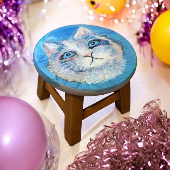 Handcrafted foot rest step/stool Signed painting cat portrait:Max sees sky ☀️ - Picture 3 of 16